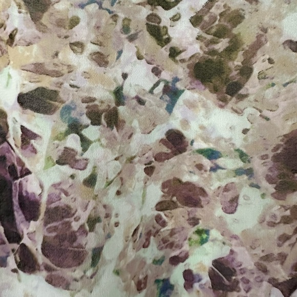 Sleeveless, pastel shell blouse , floral - Picture 4 of 4